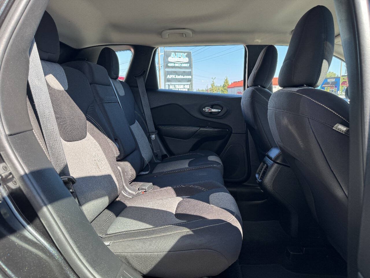 Used 2015 Jeep Cherokee Sport AWD/4WD image 21