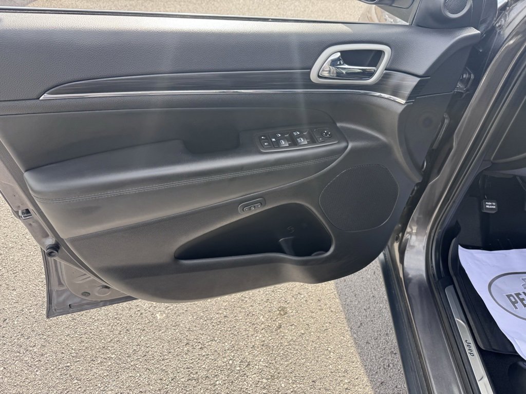 Used 2021 Jeep Grand Cherokee Limited image 14