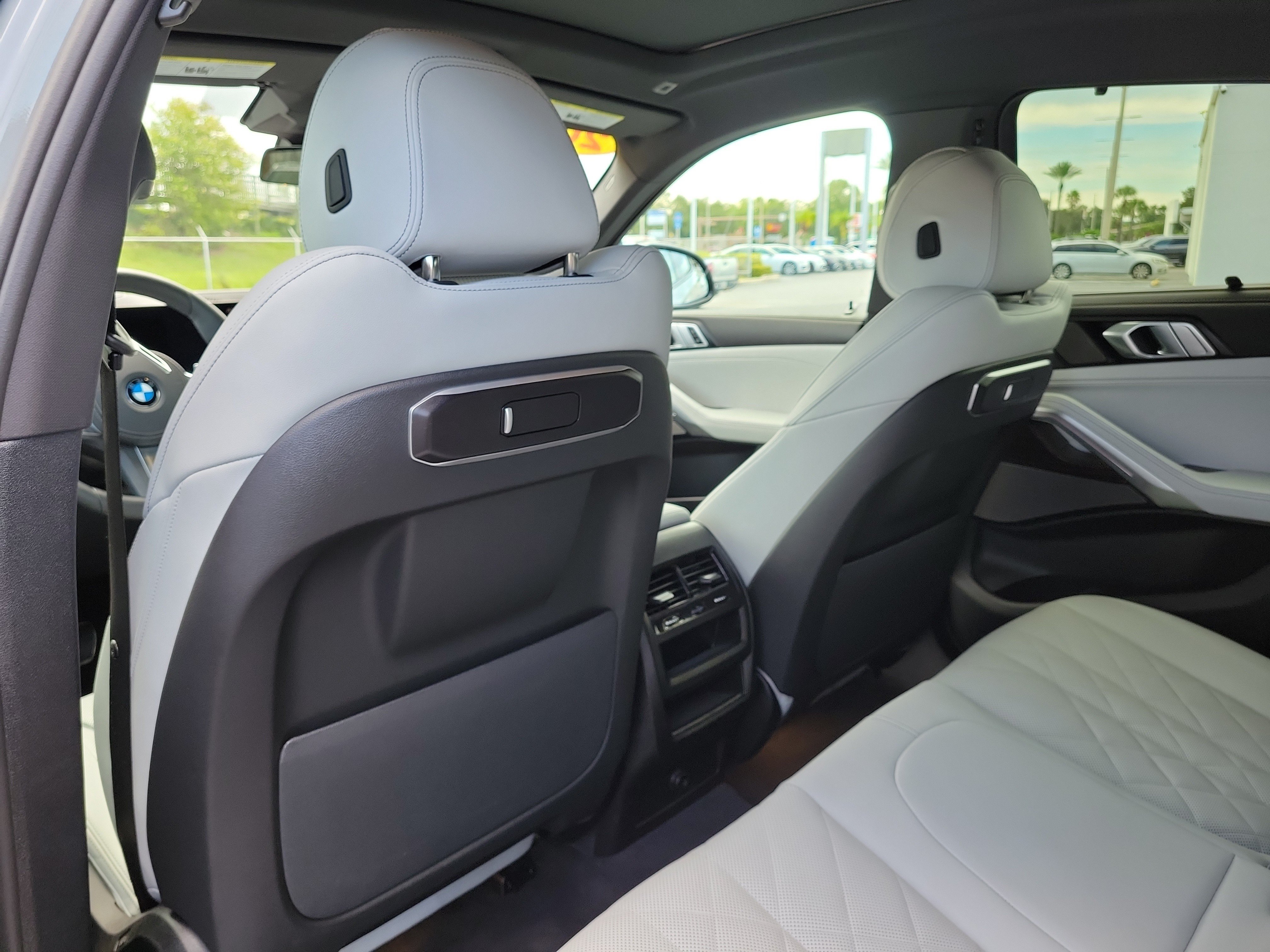 Used 2026 BMW X6 xDrive40i w/ Premium Package AWD/4WD image 12