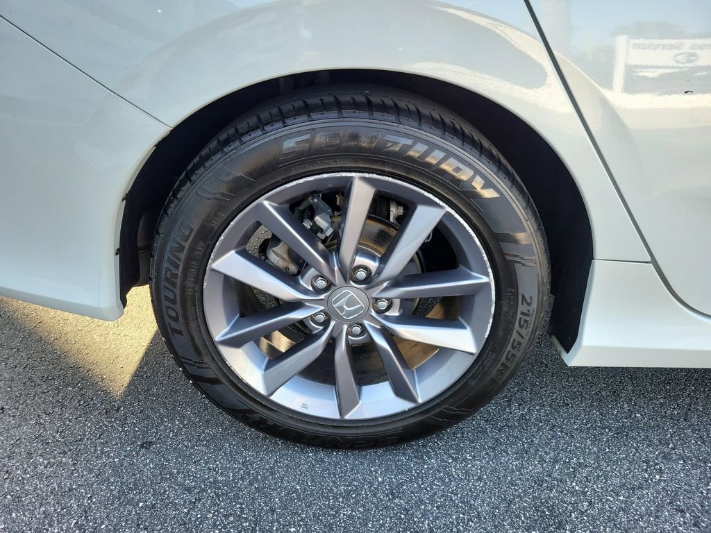Used 2019 Honda Civic EX-L image 5