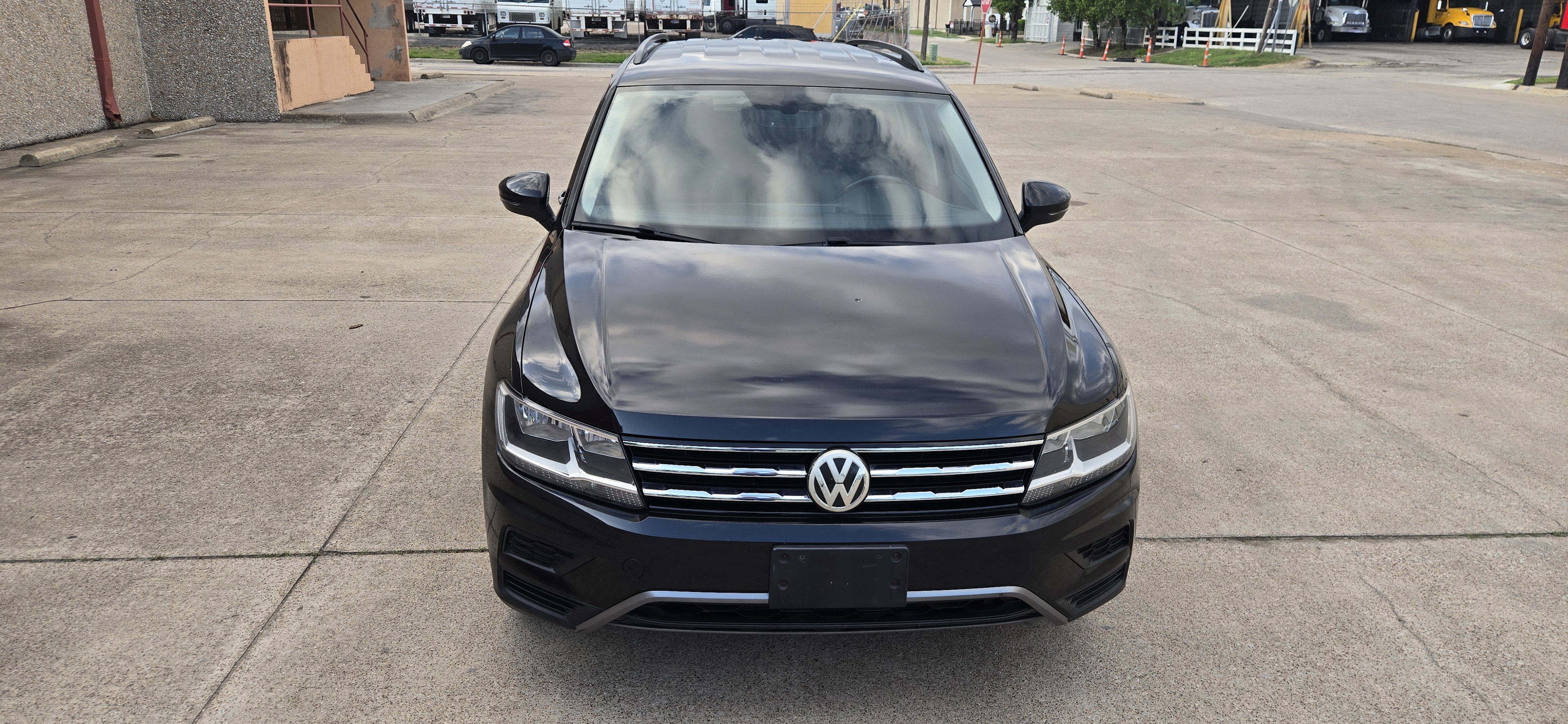 Used 2018 Volkswagen Tiguan SEL image 14