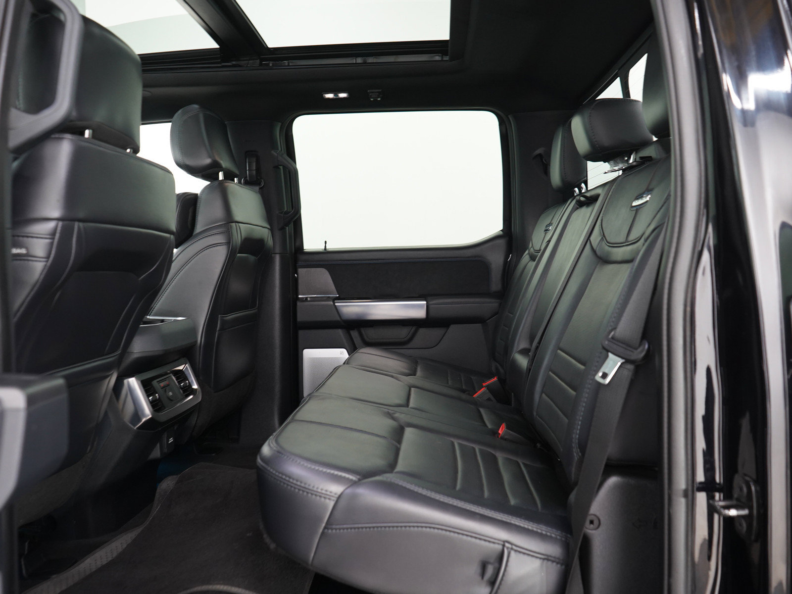 Used 2025 Ford F350 Platinum AWD/4WD image 14