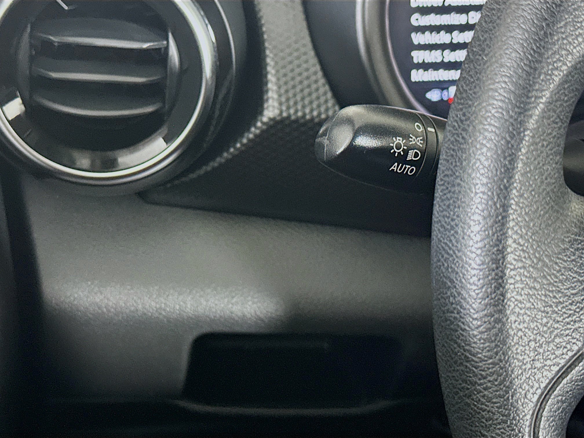 Used 2022 Nissan Kicks SV FWD image 17