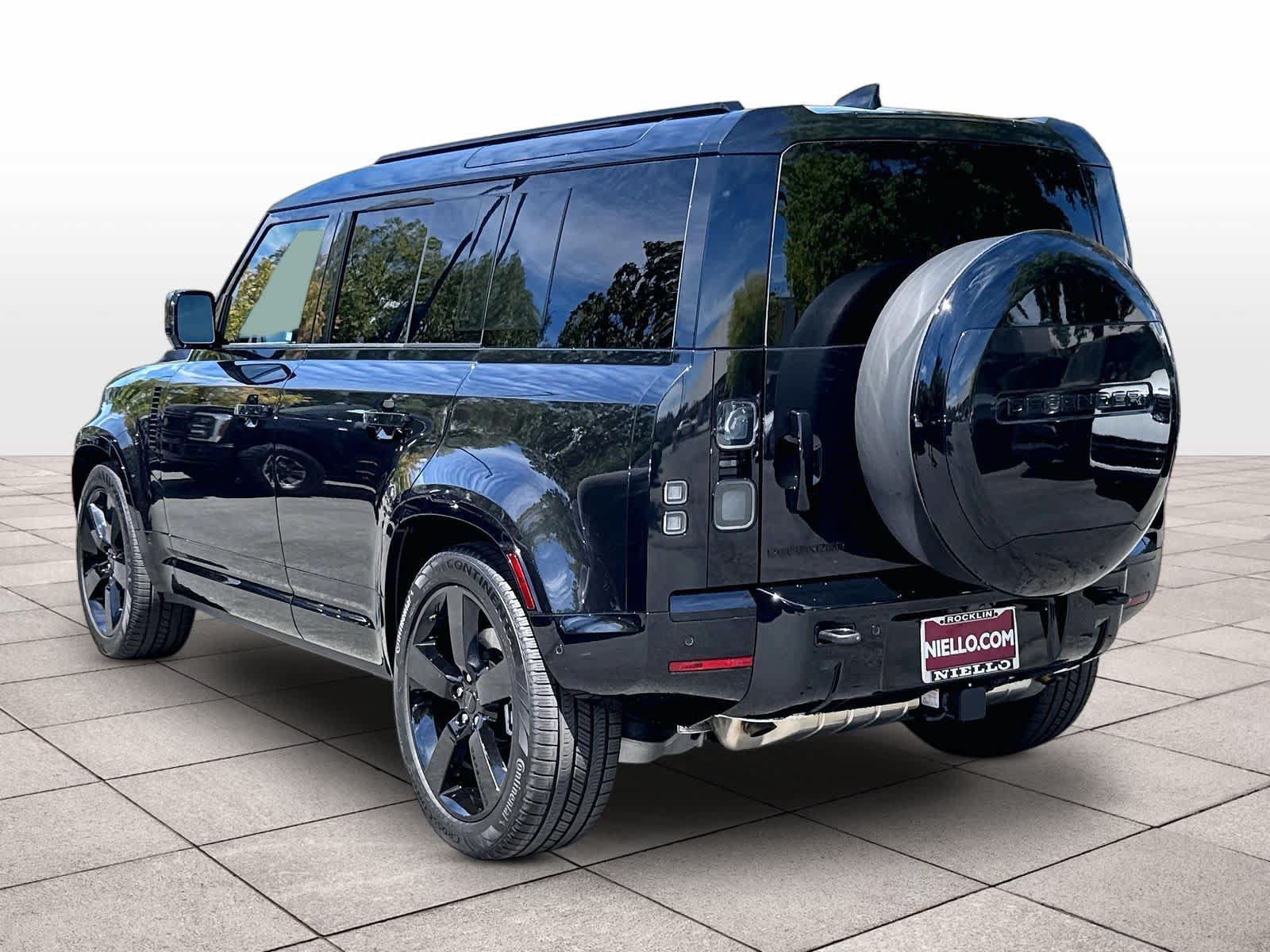 Used 2026 Land Rover Defender 110 X-Dynamic SE AWD/4WD image 12