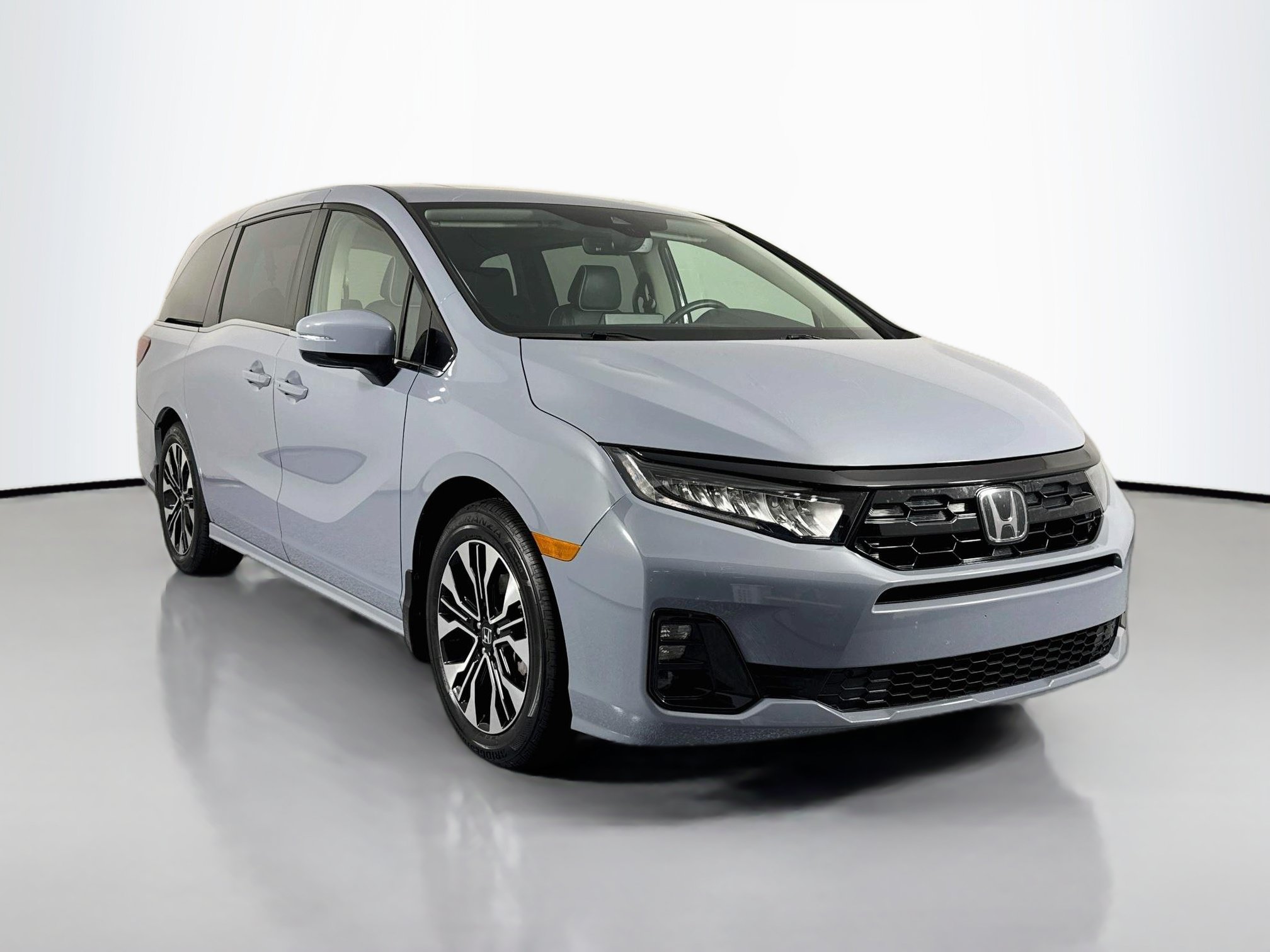 Certified 2025 Honda Odyssey Elite image 3
