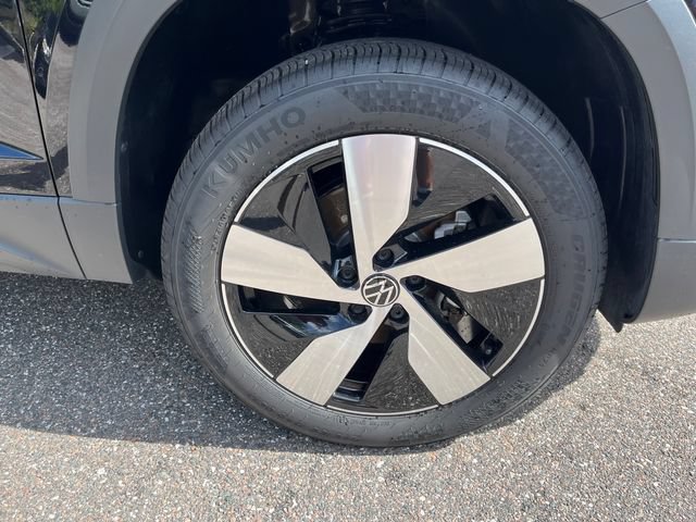 Certified 2025 Volkswagen Taos S AWD/4WD image 9