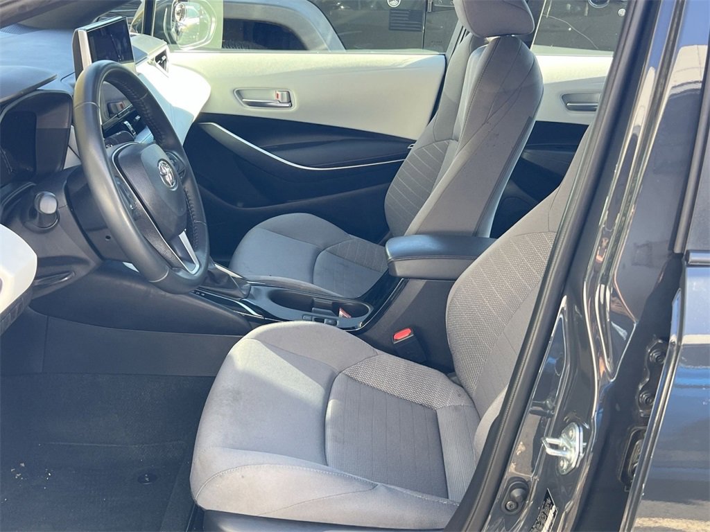 Used 2025 Toyota Corolla SE image 11
