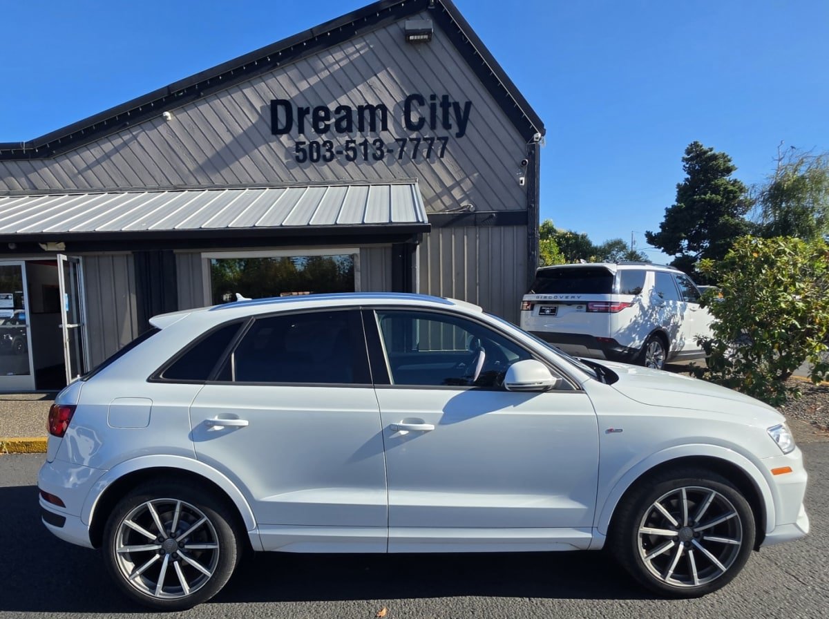 Used 2018 Audi Q3 2.0T Premium FWD image 1
