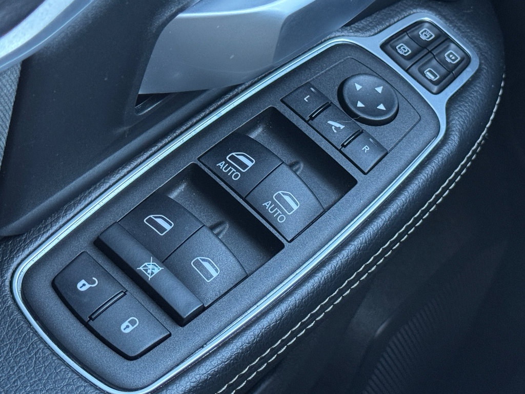 Used 2024 RAM 2500 Lone Star w/ Sport Appearance Package image 18