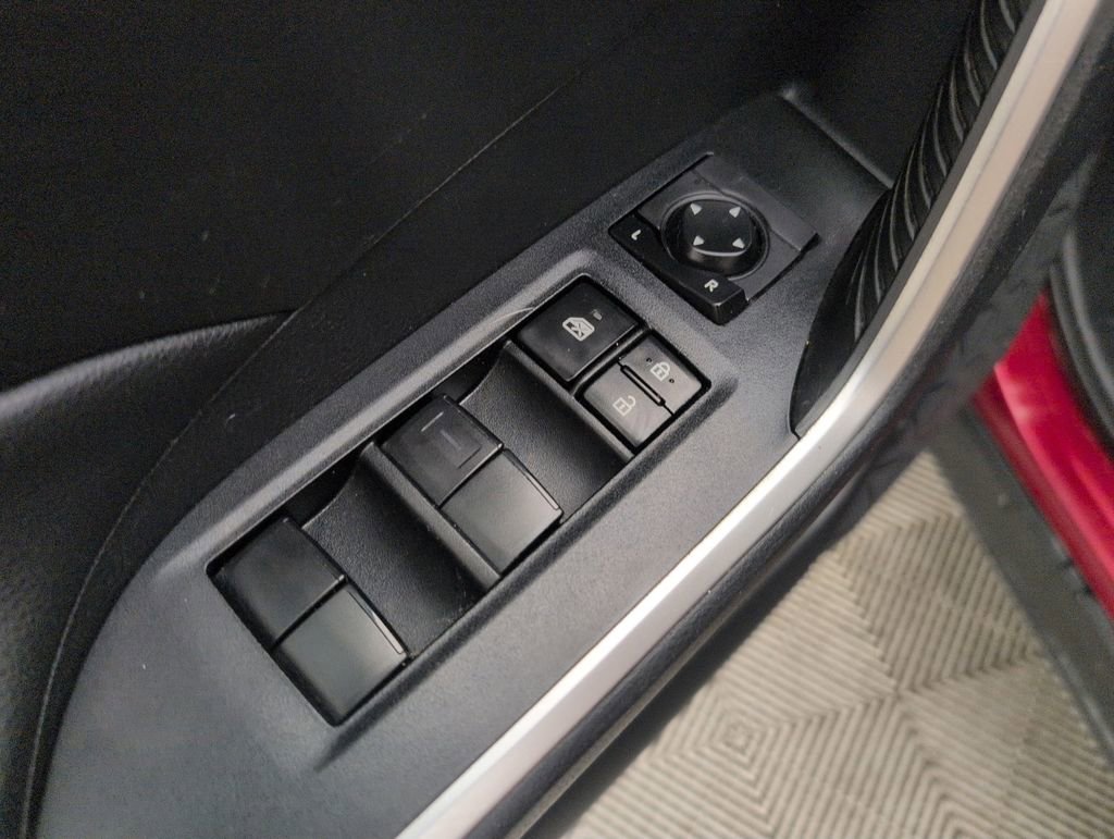 Used 2019 Toyota RAV4 LE AWD/4WD image 31