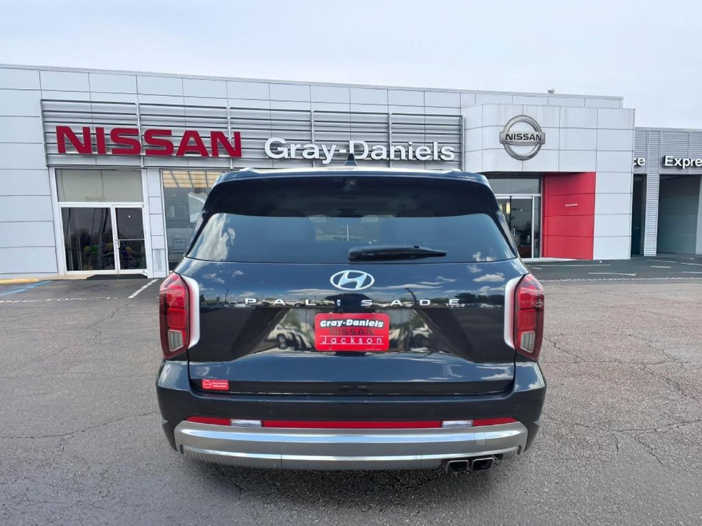 Used 2024 Hyundai Palisade Calligraphy FWD image 6