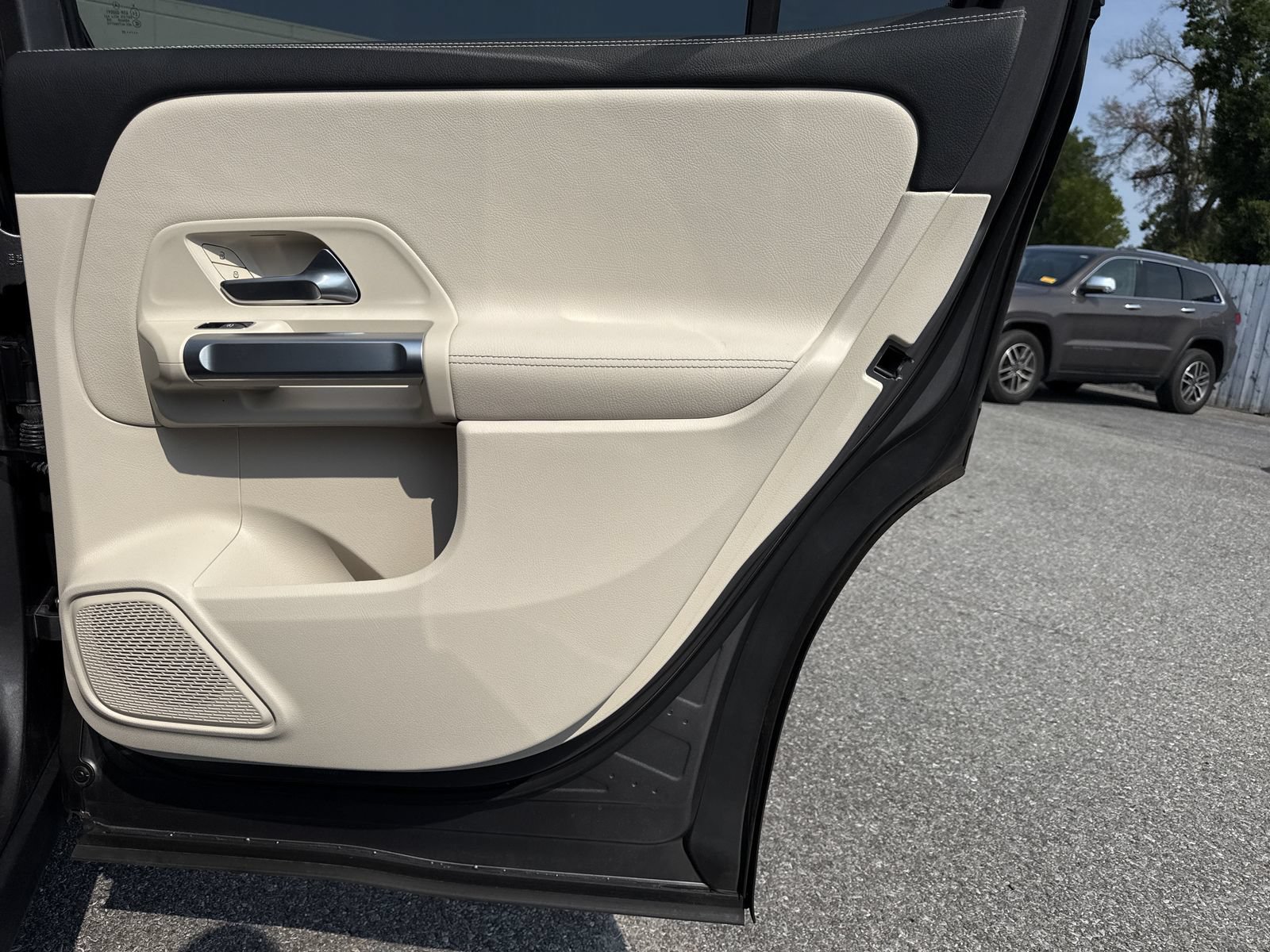 Certified 2022 Mercedes-Benz GLB 250 image 33