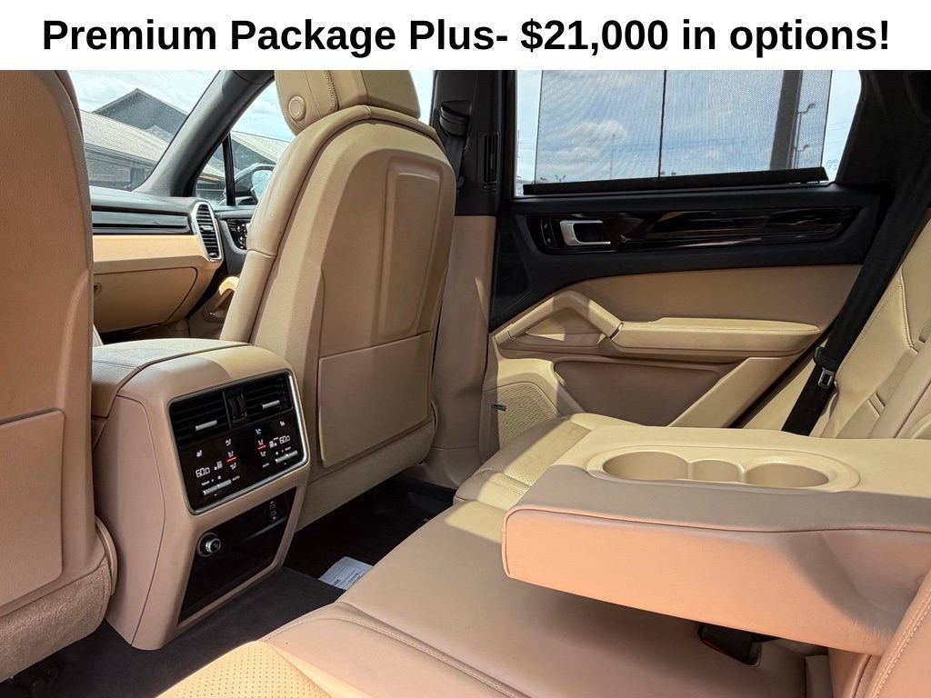 Used 2020 Porsche Cayenne E-Hybrid w/ Premium Plus Package AWD/4WD image 19