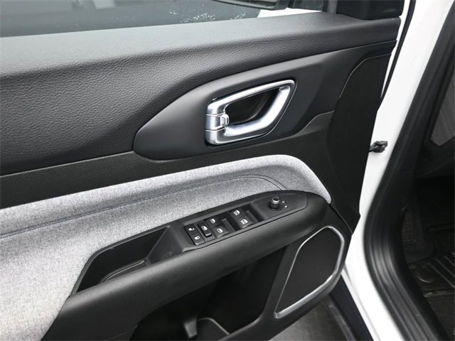 Used 2025 Jeep Compass Sport image 22