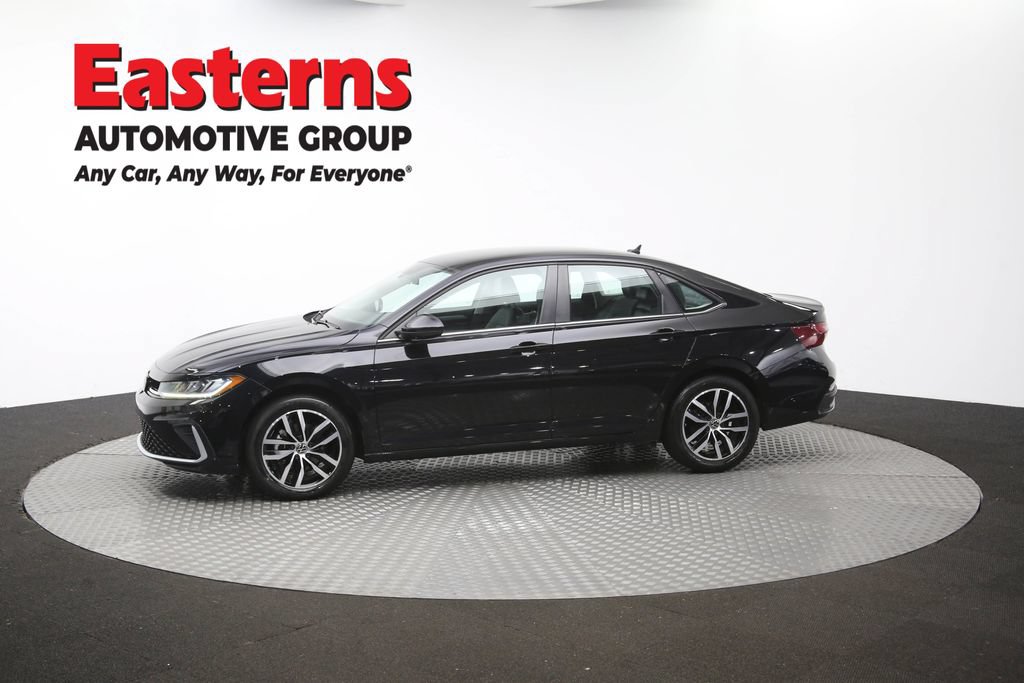 Used 2025 Volkswagen Jetta SE FWD image 57