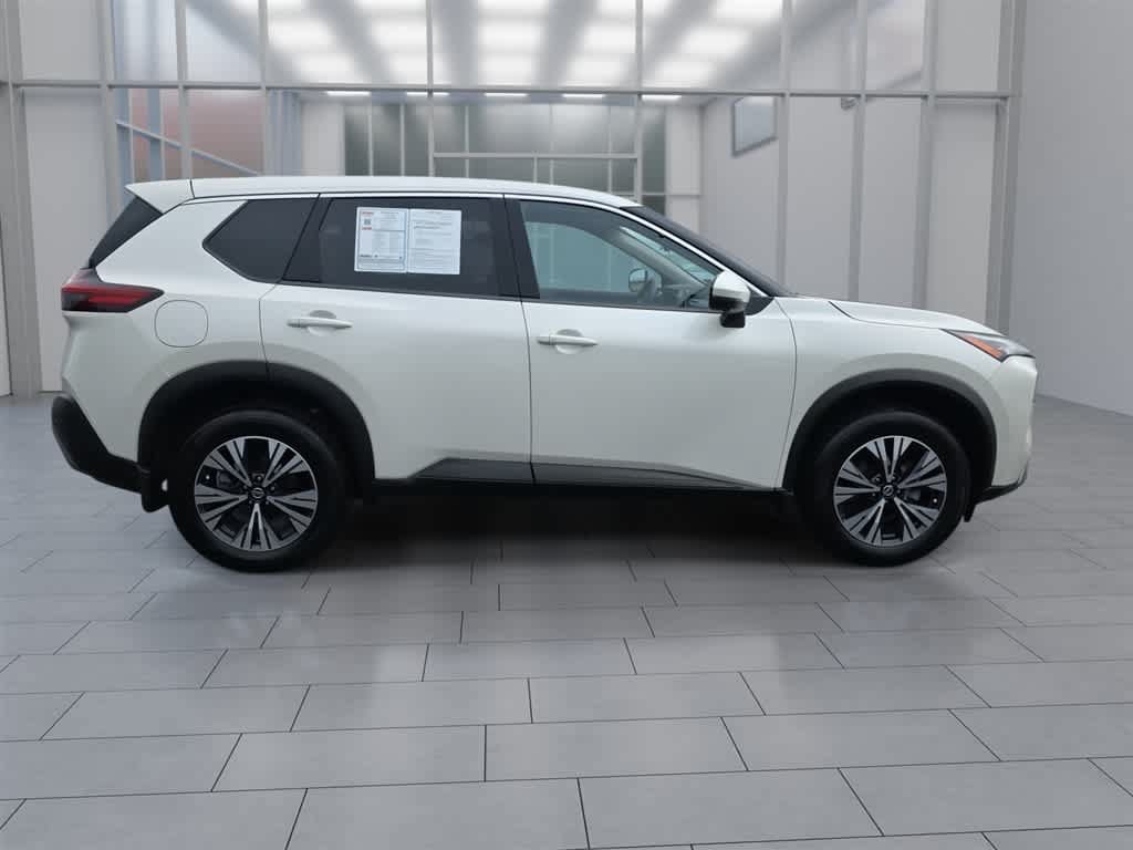 Used 2021 Nissan Rogue SV AWD/4WD image 2