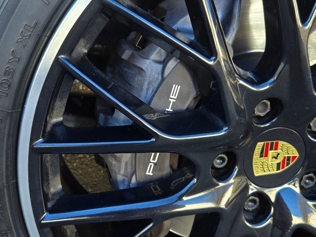 Used 2018 Porsche Panamera 4 AWD/4WD image 10