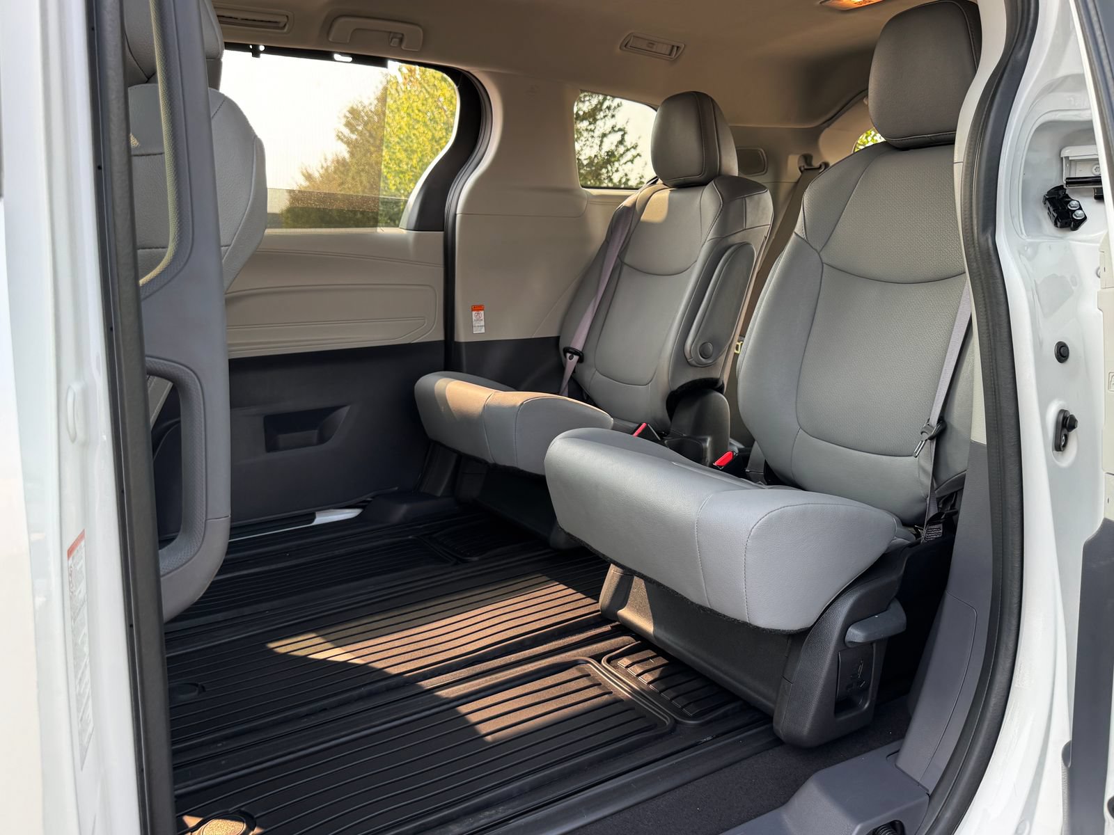 Used 2024 Toyota Sienna XLE w/ XLE Plus Package AWD/4WD image 24