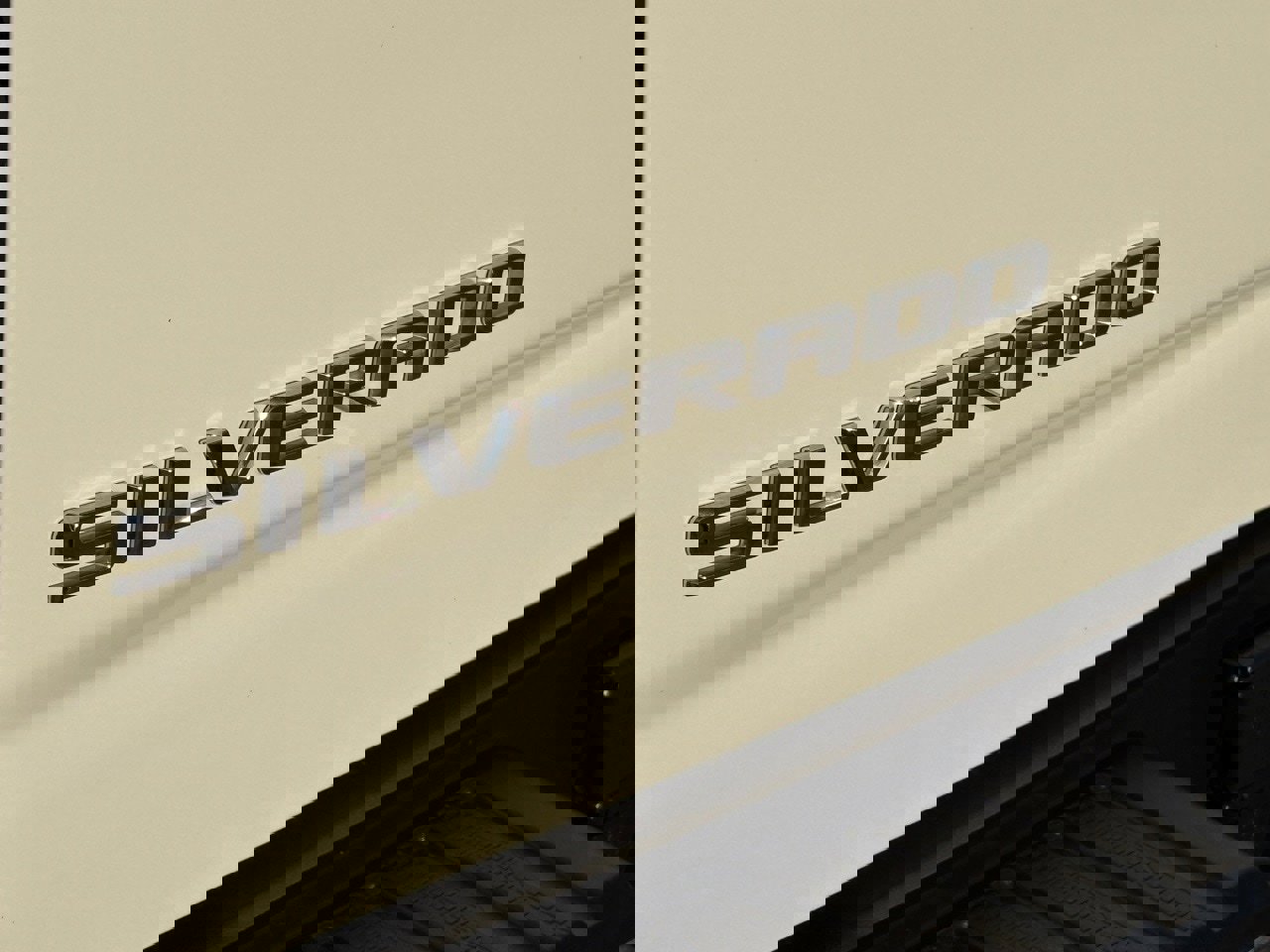 Used 2024 Chevrolet Silverado 3500 LTZ w/ LTZ Plus Package image 11