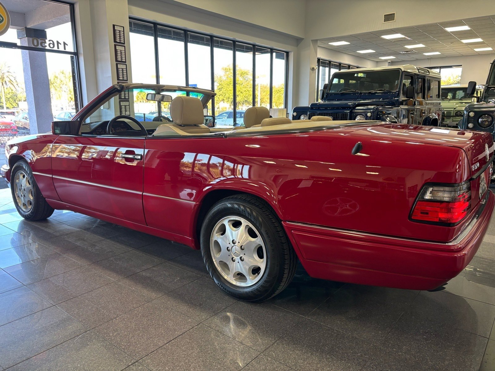 Used 1995 Mercedes-Benz E 320 Convertible image 3