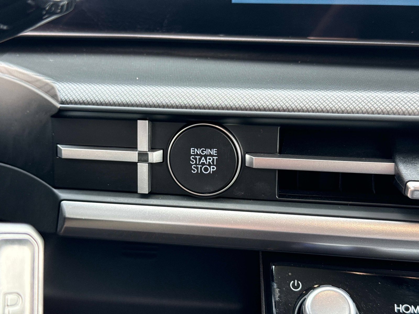 Used 2026 Hyundai Santa Fe SEL image 30