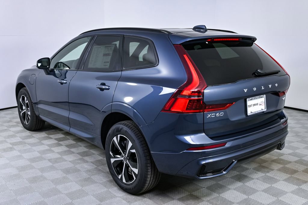 New 2026 Volvo XC60 T8 Core w/ Climate Package PRO image 3