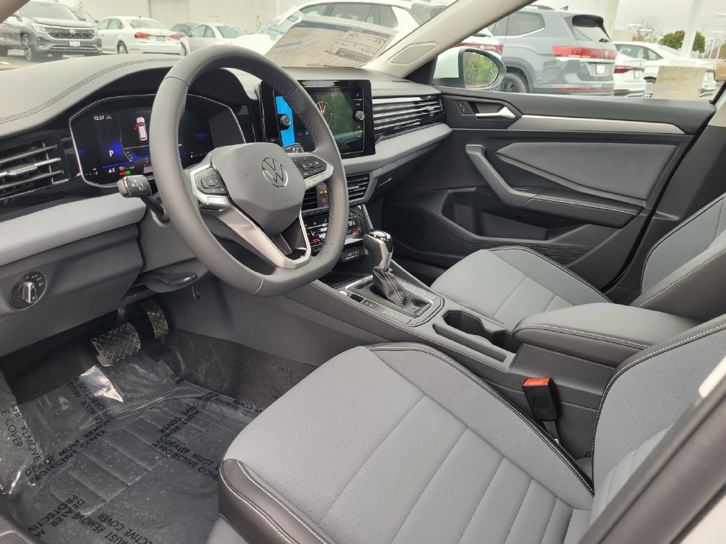 New 2026 Volkswagen Jetta SE FWD image 10