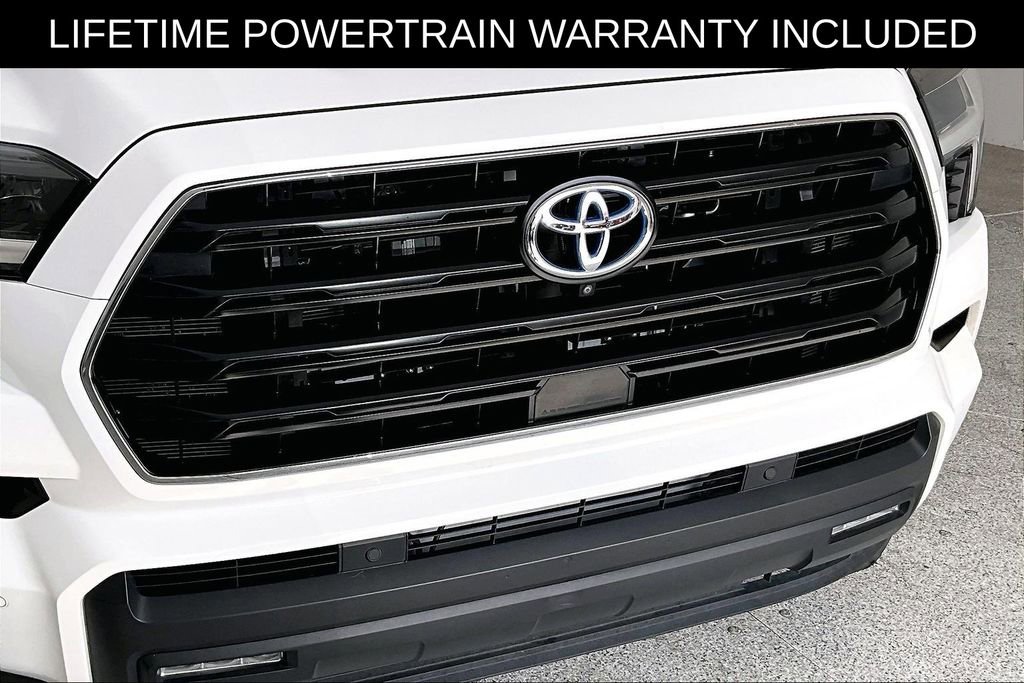 Used 2023 Toyota Sequoia SR5 w/ SR5 Premium Package AWD/4WD image 38