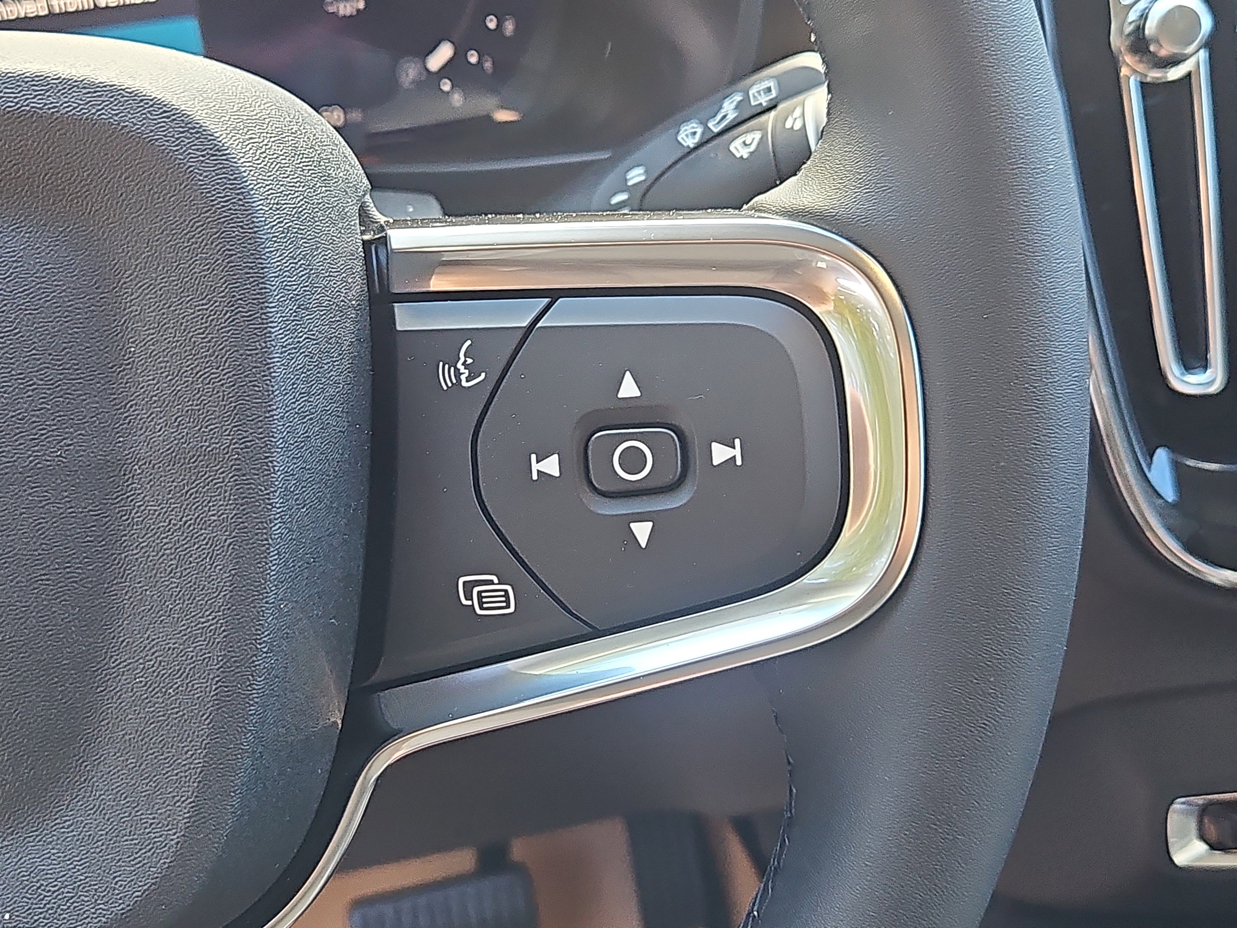 New 2026 Volvo XC40 B5 Plus w/ Protection Package Premier image 15