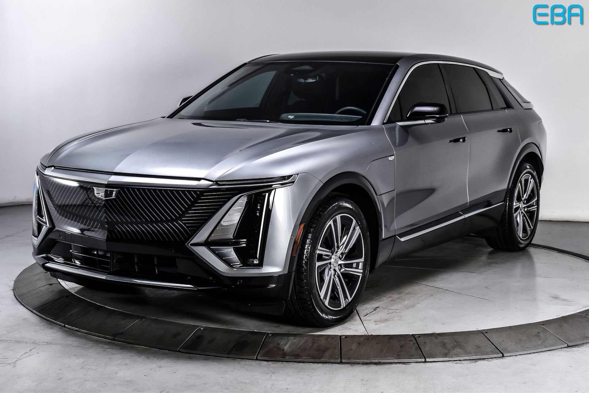 Used 2024 Cadillac Lyriq Luxury w/ LPO, Floor Liner Package AWD/4WD image 2