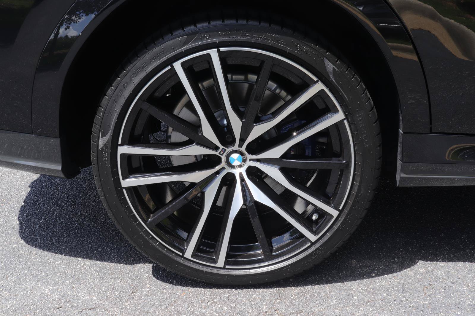 Used 2022 BMW X6 M50i AWD/4WD image 45