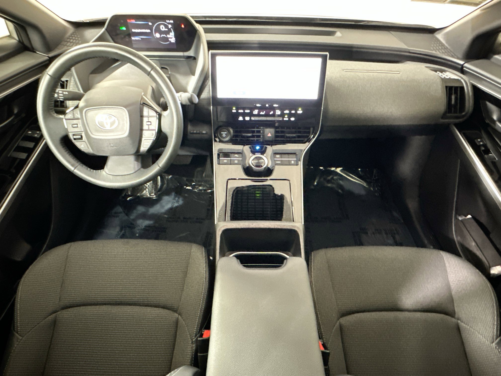 Used 2024 Toyota bZ4X XLE image 27