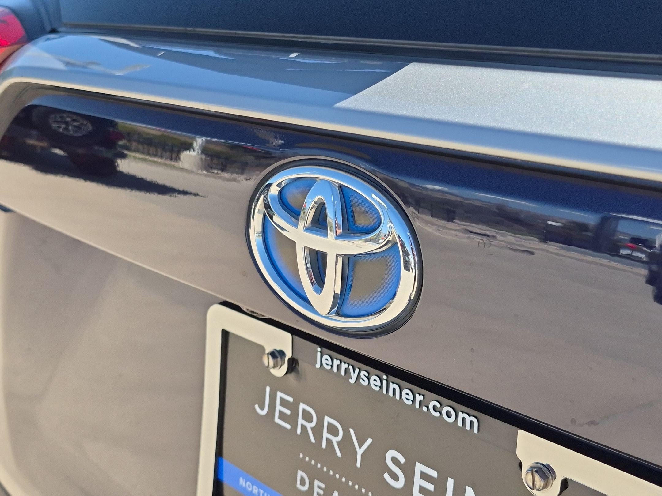 Used 2020 Toyota RAV4 Limited AWD/4WD image 13