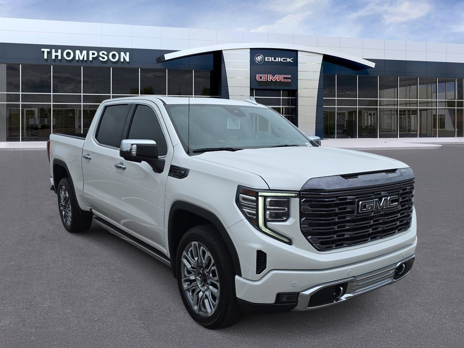 Used 2023 GMC Sierra 1500 Denali Ultimate AWD/4WD image 1