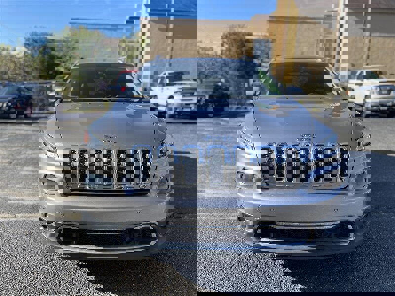 Used 2014 Jeep Cherokee Limited w/ Technology Group image 2