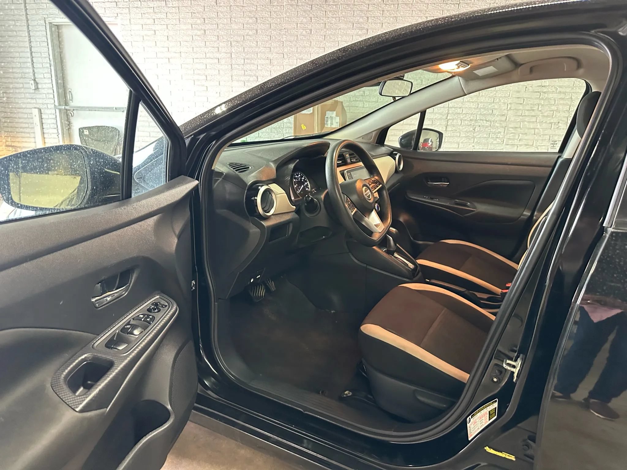 Used 2021 Nissan Versa SV FWD image 12