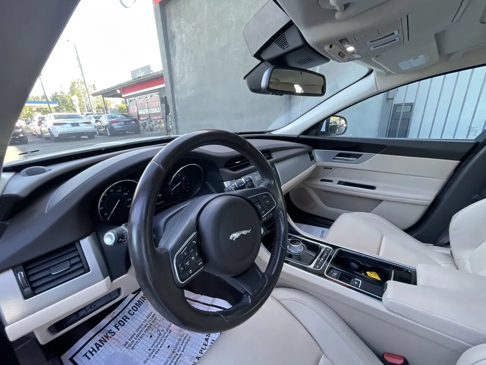 Used 2016 Jaguar XF Premium RWD image 9