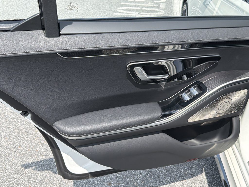 Certified 2023 Mercedes-Benz S 500 4MATIC w/ AMG Line image 23