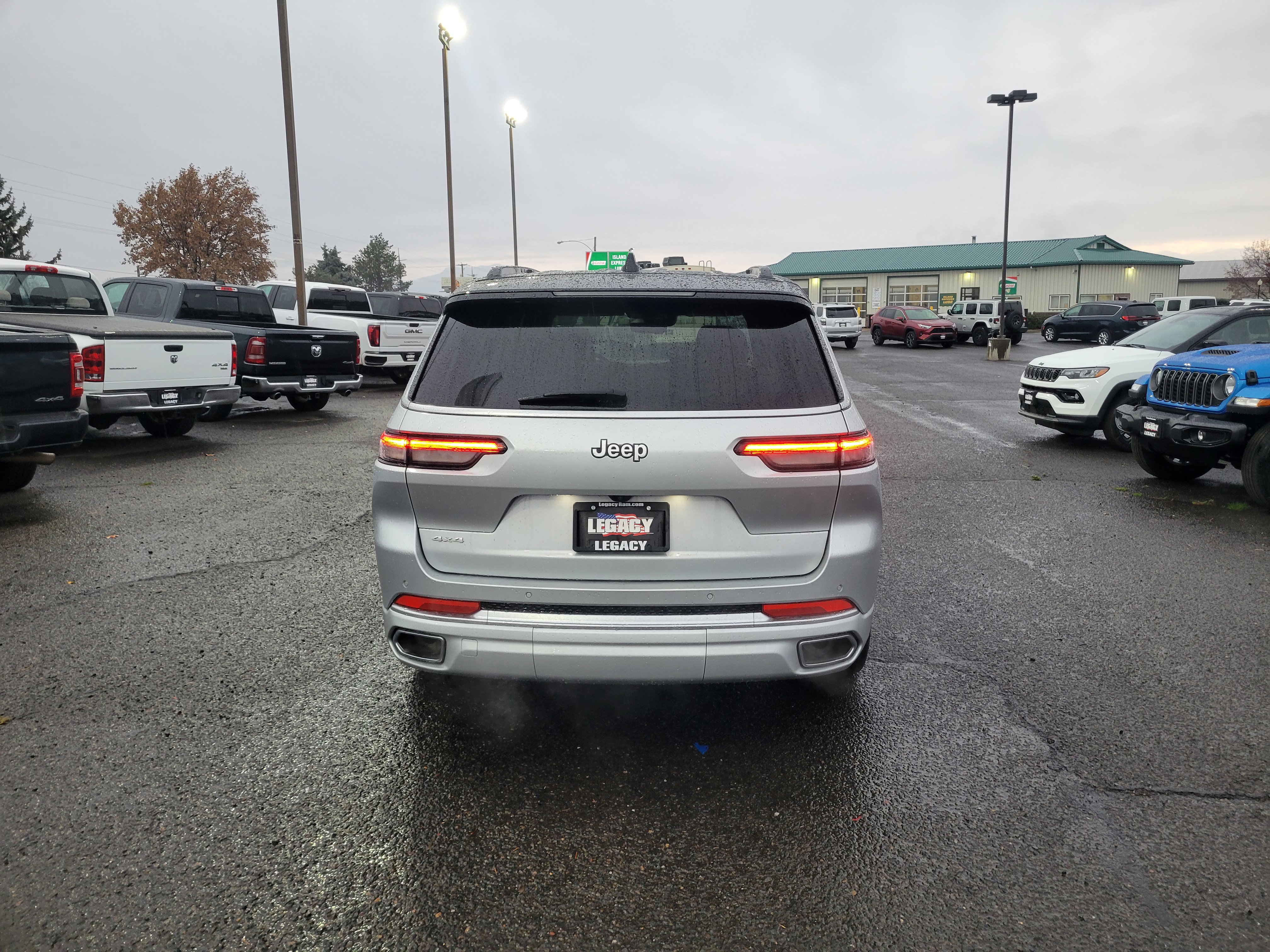 Used 2024 Jeep Grand Cherokee L Summit image 4