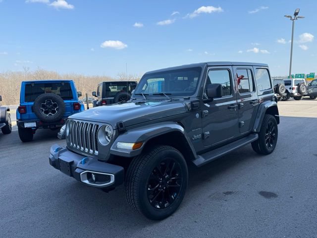Used 2022 Jeep Wrangler Unlimited Sahara w/ Cold Weather Group AWD/4WD image 7