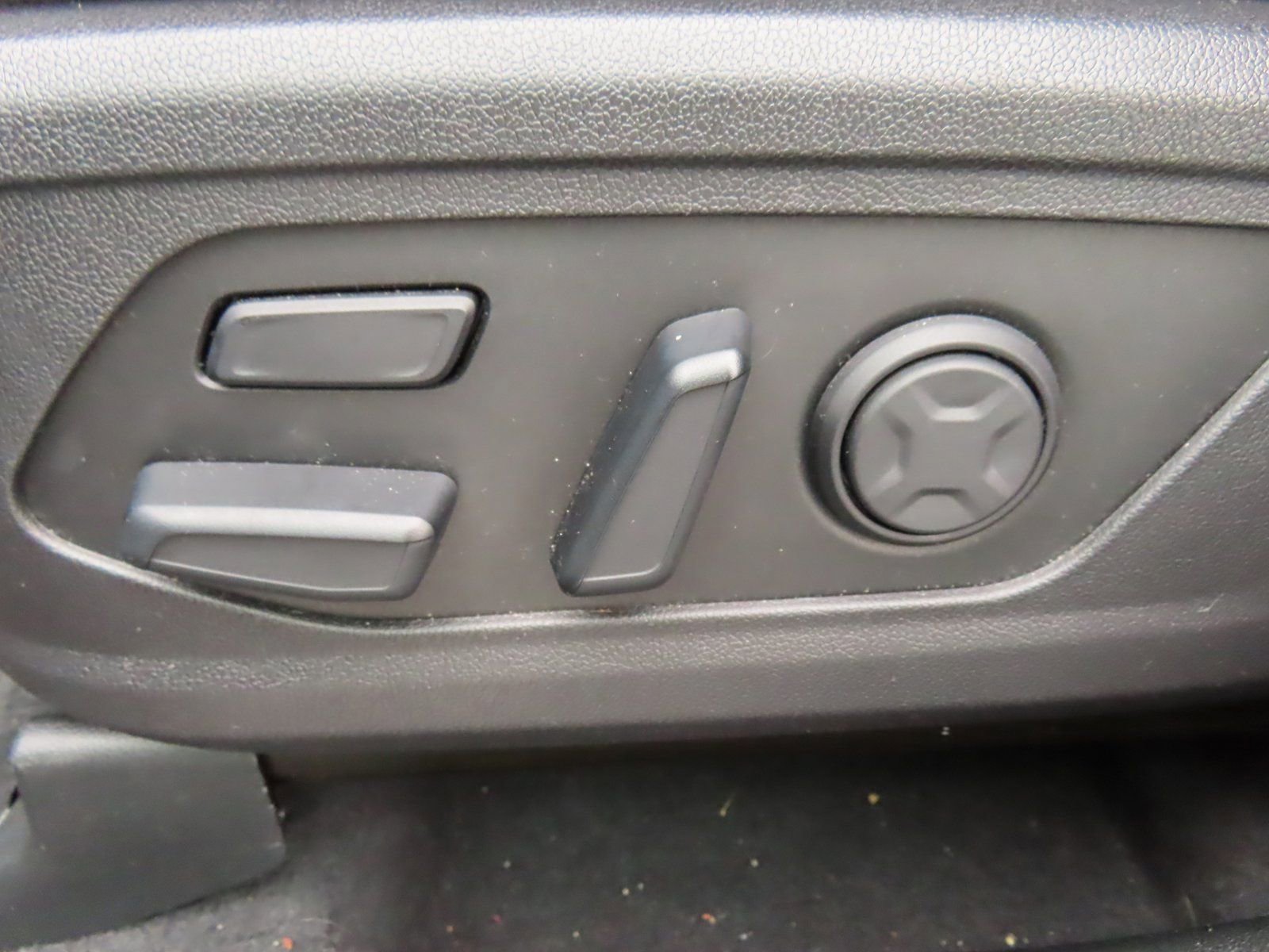 Used 2023 Kia Sorento SX image 28