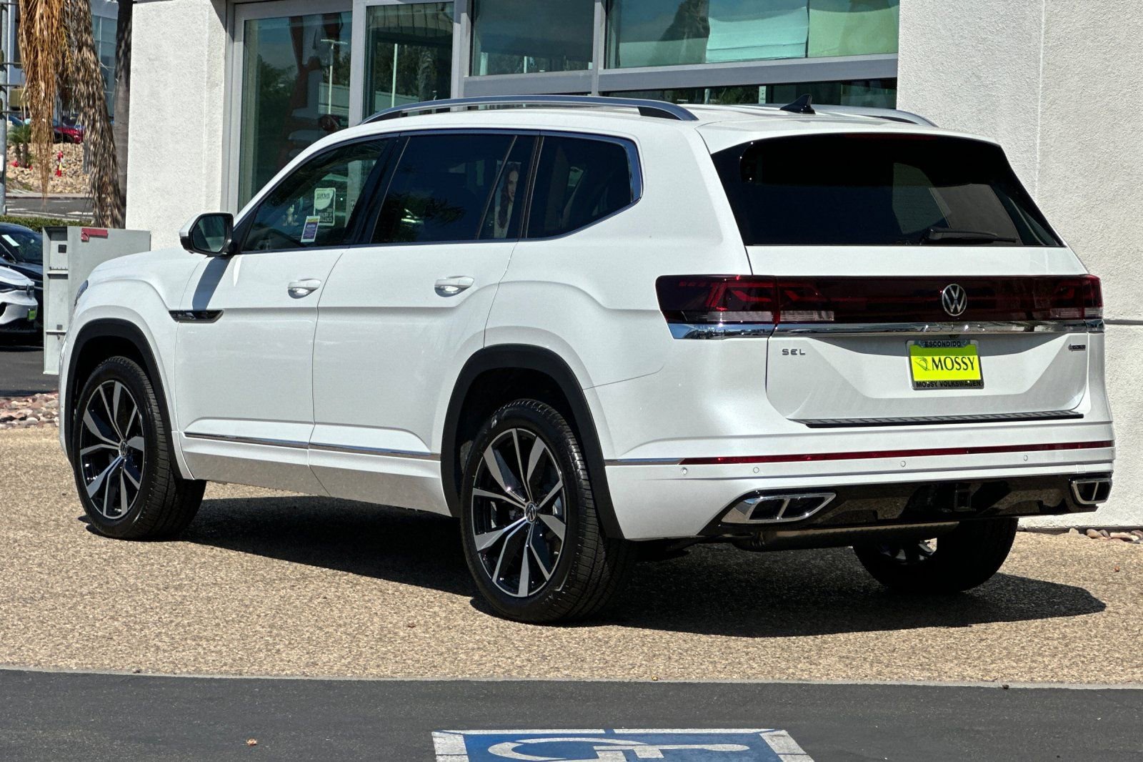 New 2026 Volkswagen Atlas SEL Premium R-Line image 6