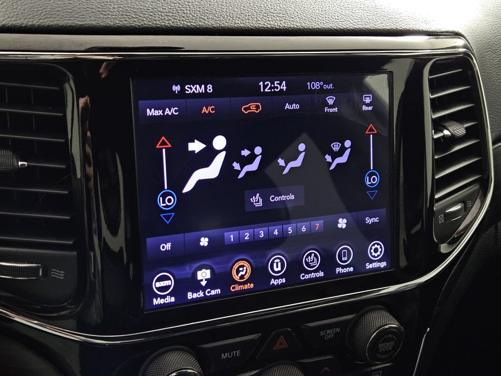 Used 2020 Jeep Grand Cherokee Altitude RWD image 12