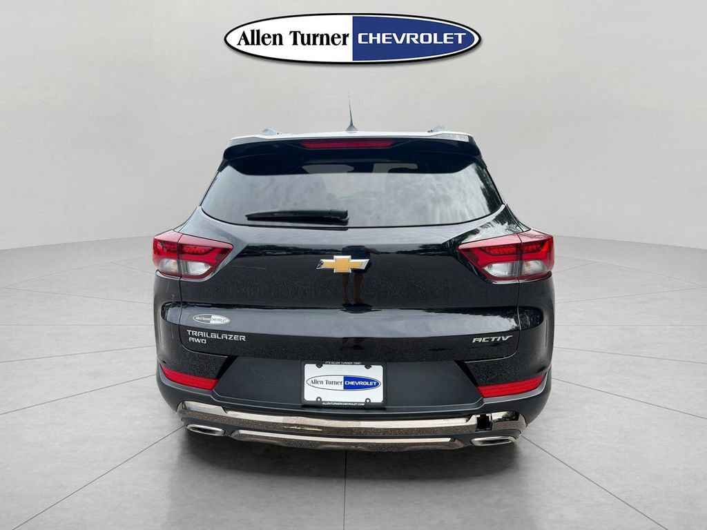 Used 2023 Chevrolet TrailBlazer ACTIV w/ Convenience Package AWD/4WD image 5