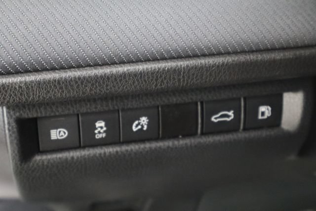 Used 2025 Toyota Camry SE w/ Convenience Package FWD image 23