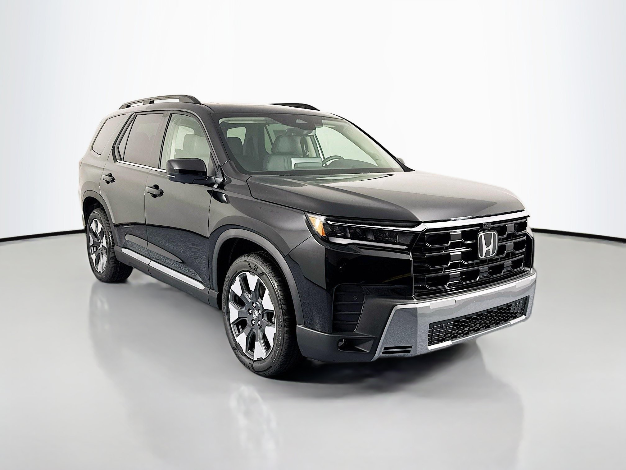 New 2026 Honda Pilot Touring image 3