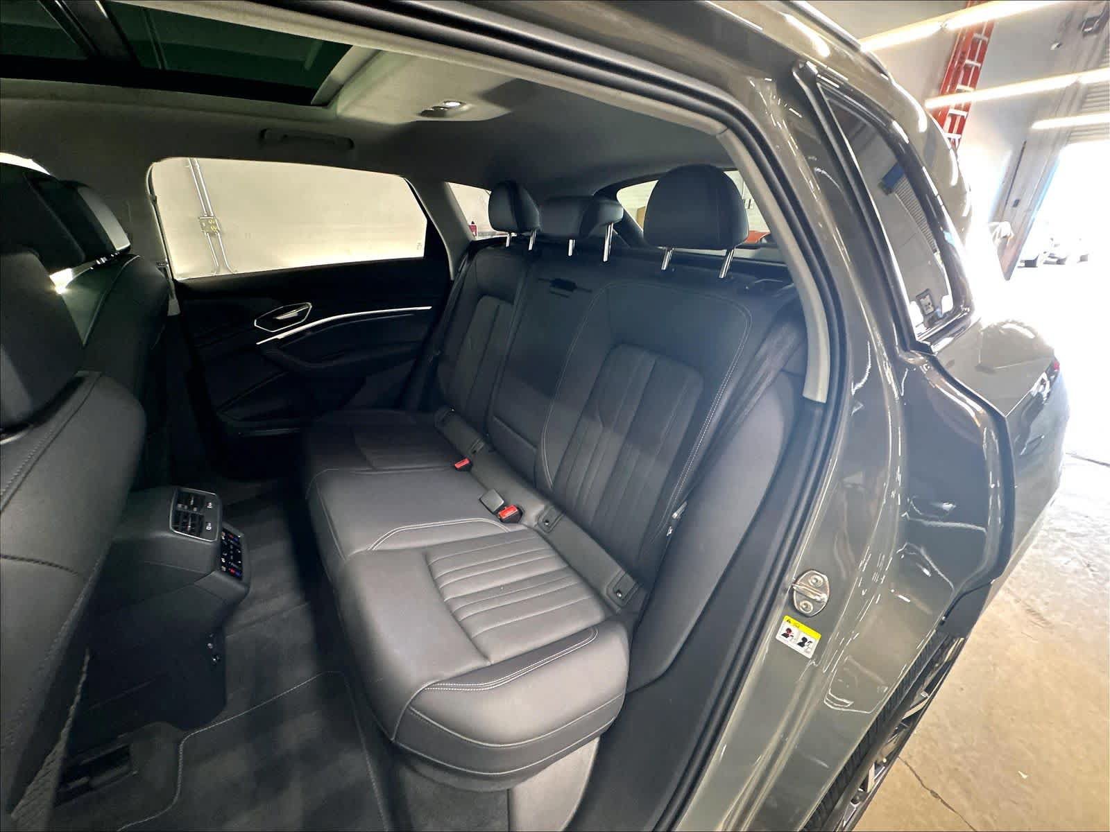 Used 2024 Audi Q8 e-tron Premium Plus AWD/4WD image 28