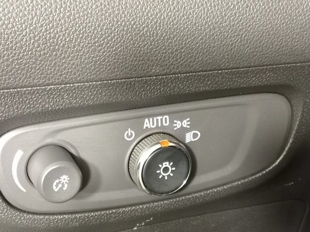 Used 2025 Buick Encore GX Preferred AWD/4WD image 23
