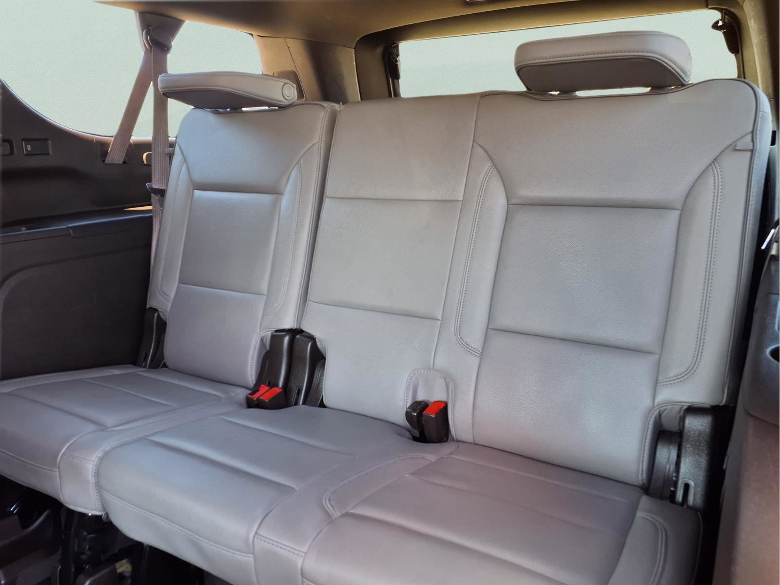 Used 2022 GMC Yukon XL SLT w/ SLT Luxury Package RWD image 14
