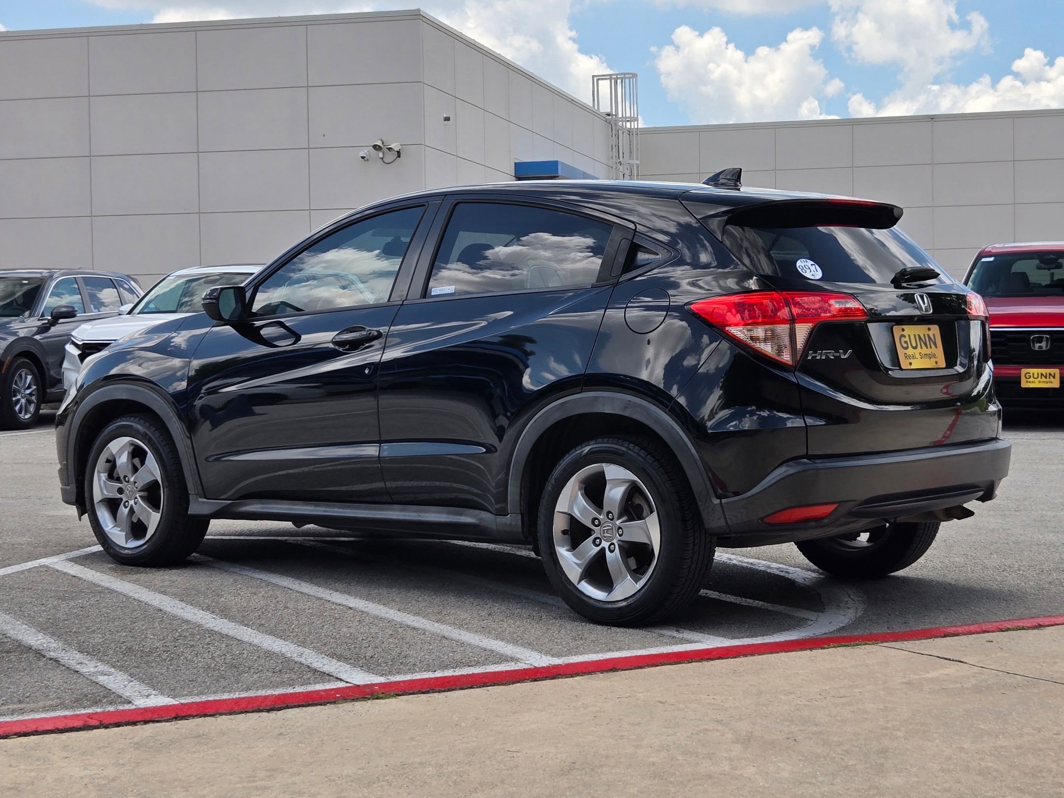 Used 2017 Honda HR-V EX image 5